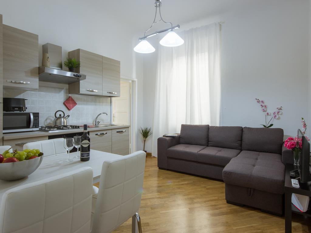 Stylisch Canacci 2 Bedroom Apartment Florence Exterior photo